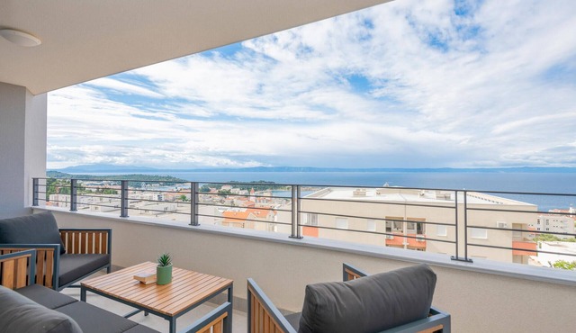 Lovely apartment in Makarska with WiFi
