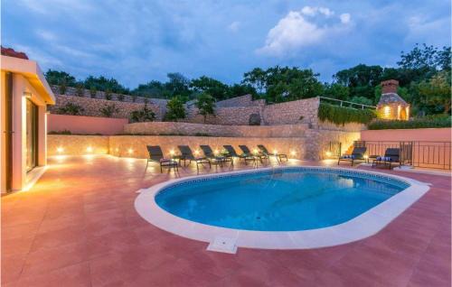 Lovely Apartment In Molunat With Wifi
