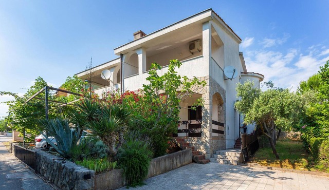 Lovely apartment in Pinezici with WiFi