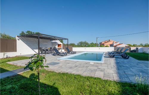 Lovely Apartment In Prkos