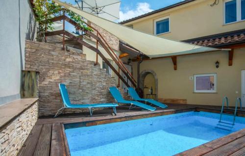 Lovely Apartment In Veli Brgud With Wifi