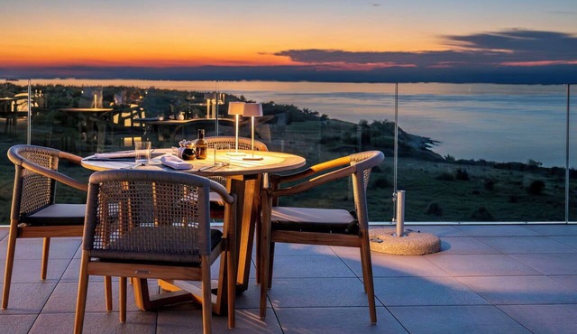 Lovely apartment in villa for 8 people with hot tub, WIFI, pool, A/C, TV and terrace