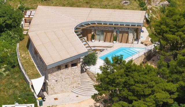 Lovely home in Bast with sauna