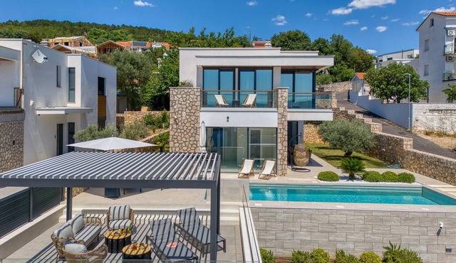 Lovely home in Crikvenica