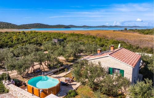 Lovely Home In Prosika With Wifi
