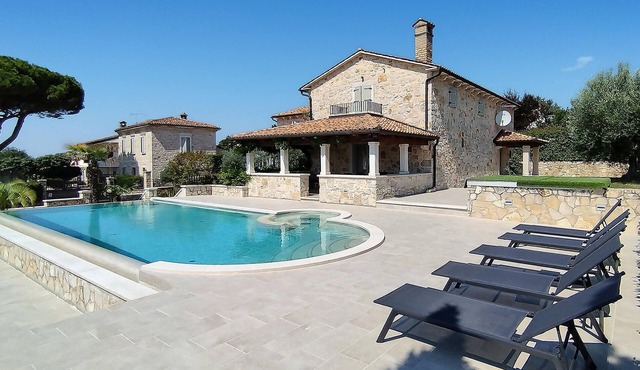 Lovely home in Labinci
