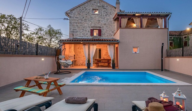 Lovely home in Orbanici
