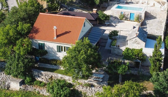 Lovely home in Popovici