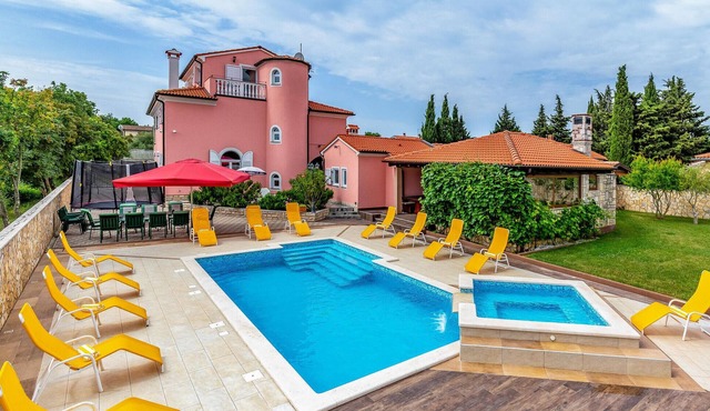 Lovely home in Pula with sauna in Pula