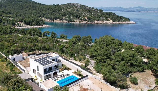 Lovely home in Rogac with sauna in Rogac