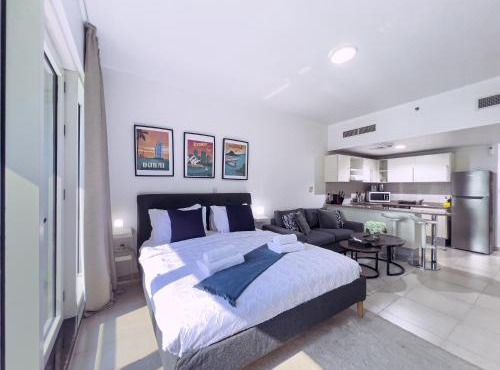 Lovely Studio at The Arch Tower JLT in Dubai