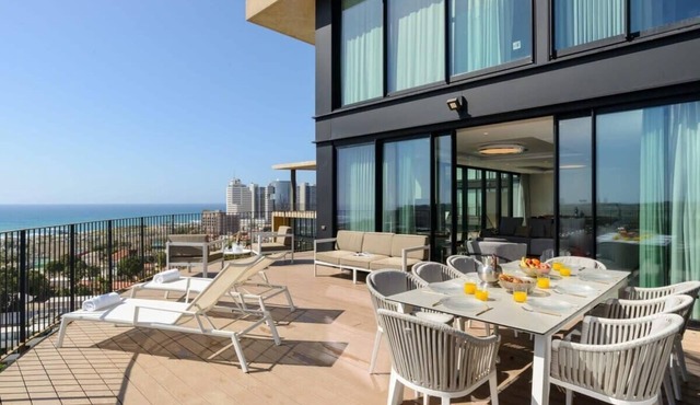 Luxurious 5BR Penthouse with Sea View by HolyGuest in Tel Aviv-Yafo