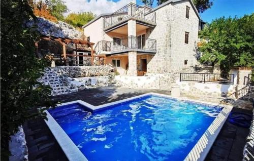 Luxurious Home In Blaca in Blaca
