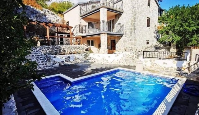 Luxurious home in Blaca
