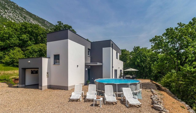Luxurious home in Drivenik in Drivenik