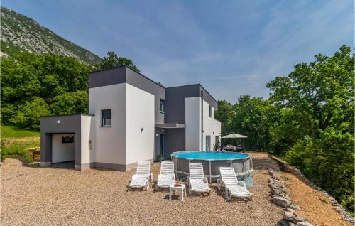 Luxurious Home In Drivenik in Drivenik