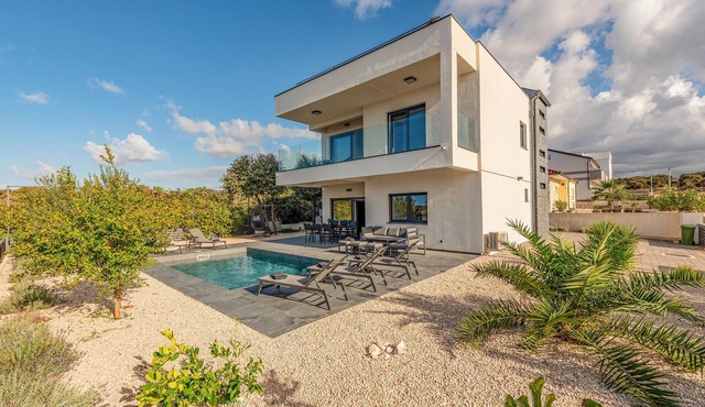 Luxurious home in Mandre in Mandre