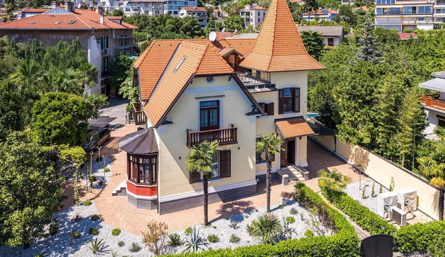 Luxurious home in Opatija with private swimming pool, can be inside or outside