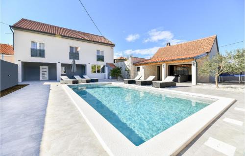 Luxurious Home In Prkos in Prkos