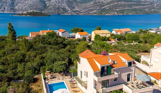 Luxurious home in Pupnat
