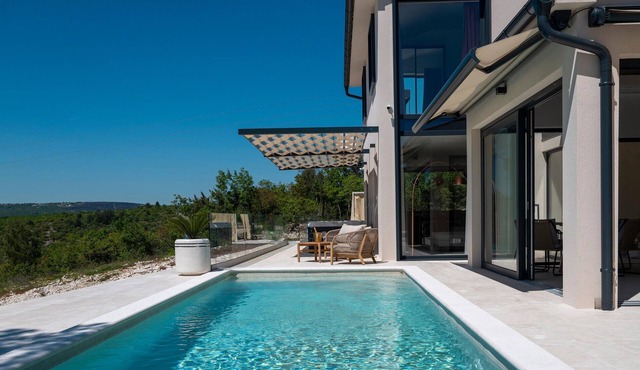 Luxurious home in Trget