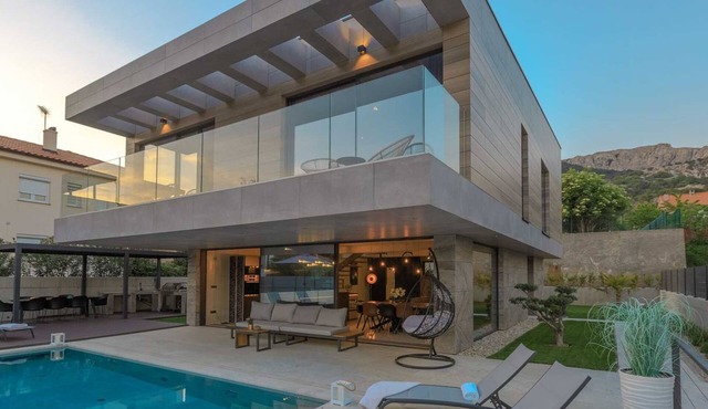 Luxurious villa with sauna and game room