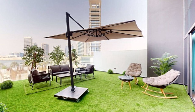 Luxury 1 Bedroom with Balcony & Burj Khalifa View in Business Bay