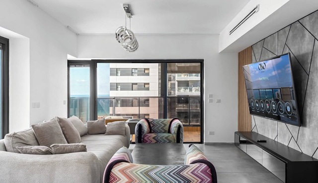 Luxury 4BR Tower w/Panoramic Sea View | Mamad in Bat Yam