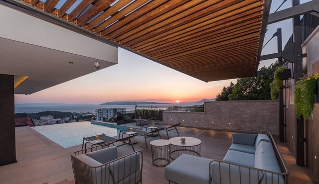 Luxury Apartment Makarska Black Magic 1 with pool, gym, sauna and sea view in Makarska