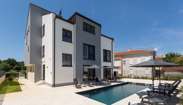 Luxury Apartment Matic II with Shared Pool and Balcony Nr.2