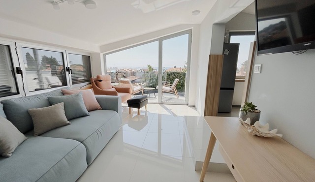 Luxury Sea-View Stay near Sandy Beach