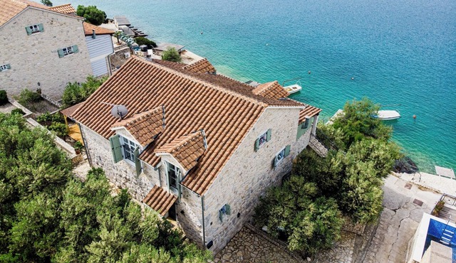 Luxury Seafront Villa Croatia: Private Heated Pool in Vinišće
