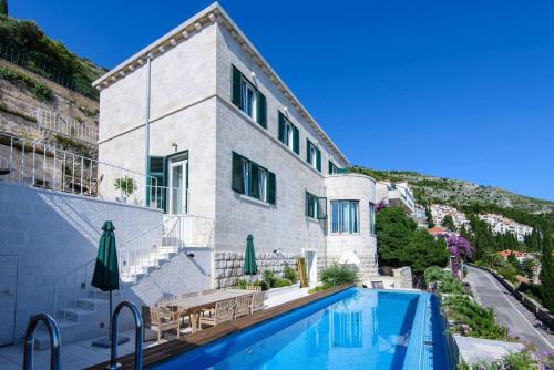 Luxury Villa Castello Dubrovnik with pool & sauna near Old Town
