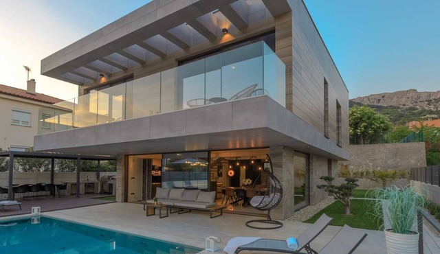 Luxury Villa Elite with heated pool, sauna, jacuzzi & gym