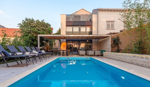 Luxury Villa Fiabesca Dubrovnik with private heated pool and garden
