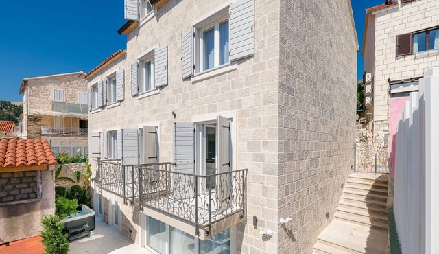 Luxury villa Gariful with jacuzzi in centre of Hvar in Hvar