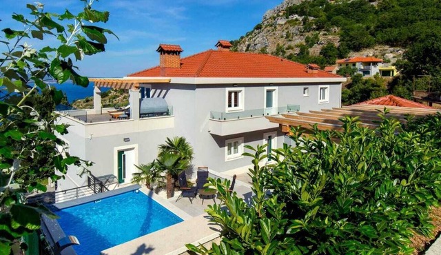 Luxury villa in peaceful village Lokva Rogoznica with breathtaking view!