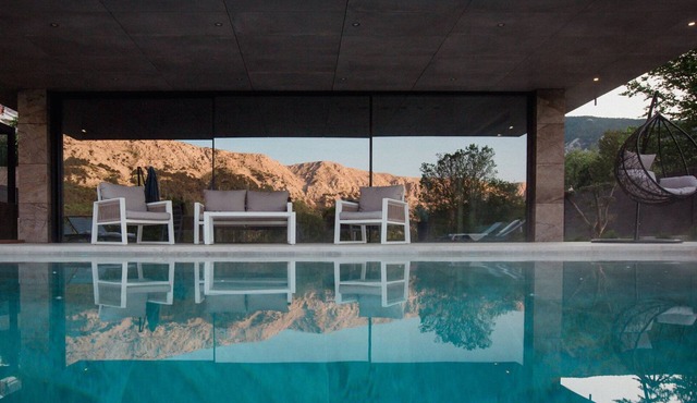 Luxury Villa Lorkia with Pool