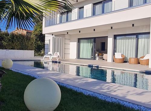 Luxury Villa Milly Heated indoor and outdoor pool in Vrh