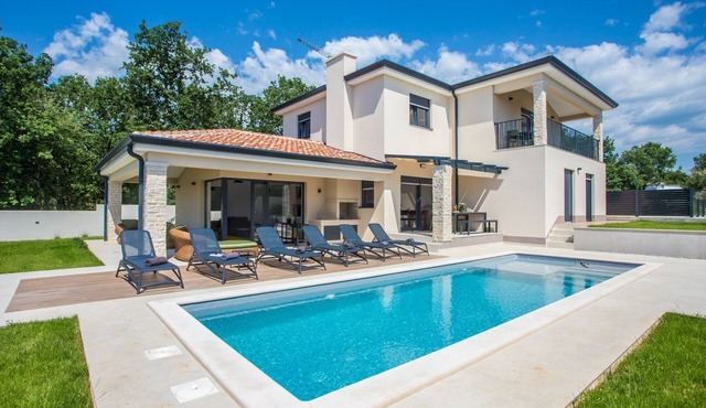 Luxury villa with a swimming pool Poreč (K-27532)