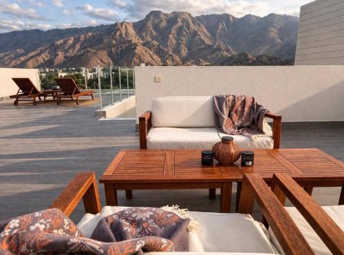 Manzar View - Private Rooftop Dining & Epic Views in As Sīfah
