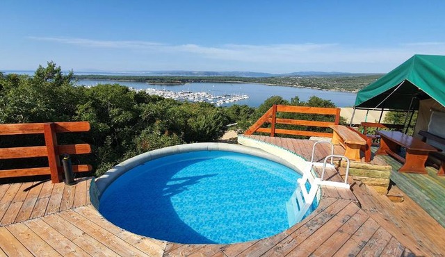 MARUŠINA OLIVE HILLS - glamping & minicamp in Punat