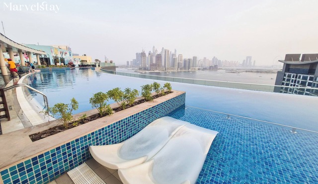 MarvelStay- Infinity Pool - Private Beach - The Palm Jumeirah Dubai - High floor in Dubai