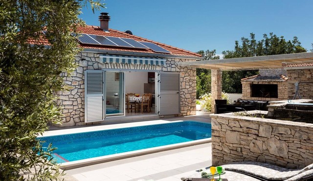 Mediterranean stone house with Private Pool in Vela Luka