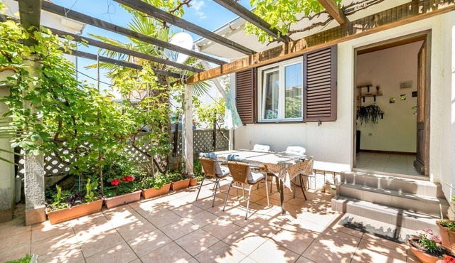 Mediterranean vacation home only 550 meters to the beach with barbecue area, private terrace, parking space
