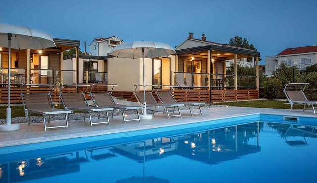 Mobilehome with pool and terrace