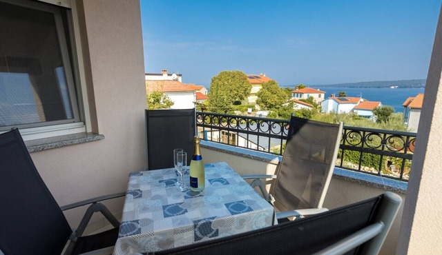 Modern apartments Jelena close to the beach/Modern two bedroom apartment in Vantacici