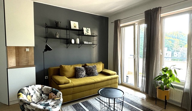 Modern & Charming - Free Private Parking - One Bedroom Apartment