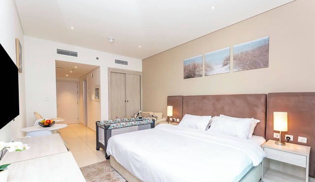 Modern studio in Seven Palm, pool and beach in Dubai