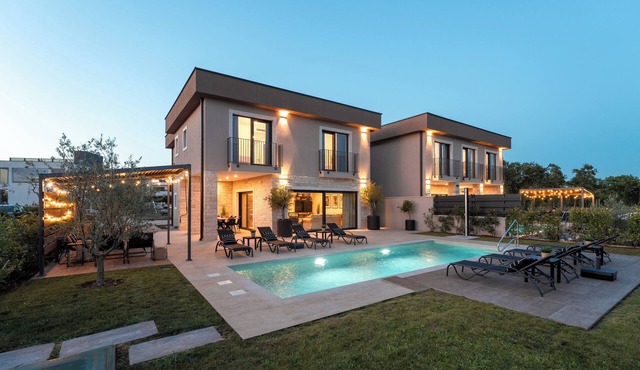 Modern villa with pool and wellness, 8 persons, family-friendly
